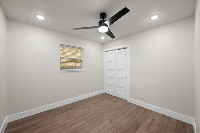 Building Photo - 11708 Shoshone Dr