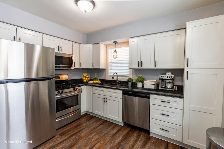 Building Photo - 9036 Lexington Ave N