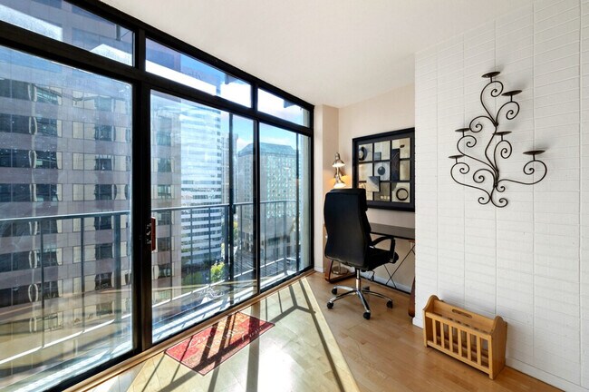 Building Photo - 22 Larimer St