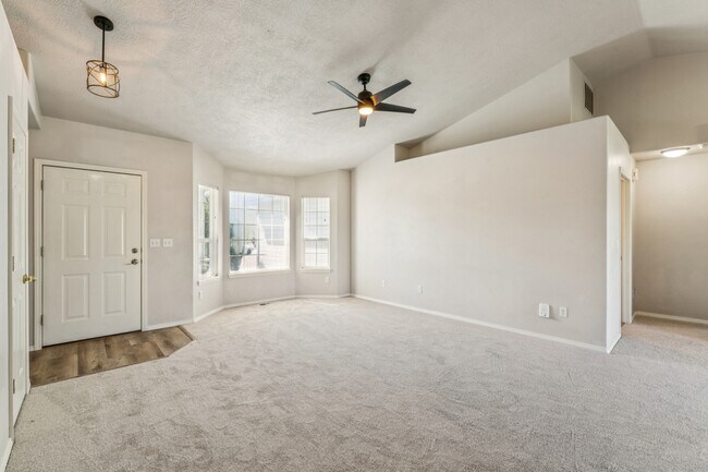 Building Photo - 8210 Waterside Ave