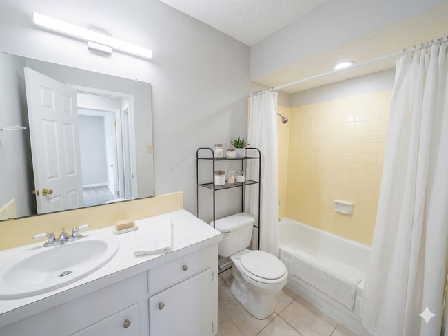 Building Photo - 407 Maple St