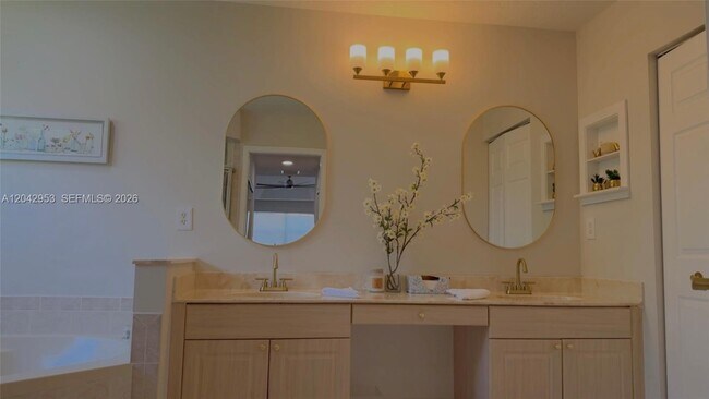 Building Photo - 165 Cypress Trce