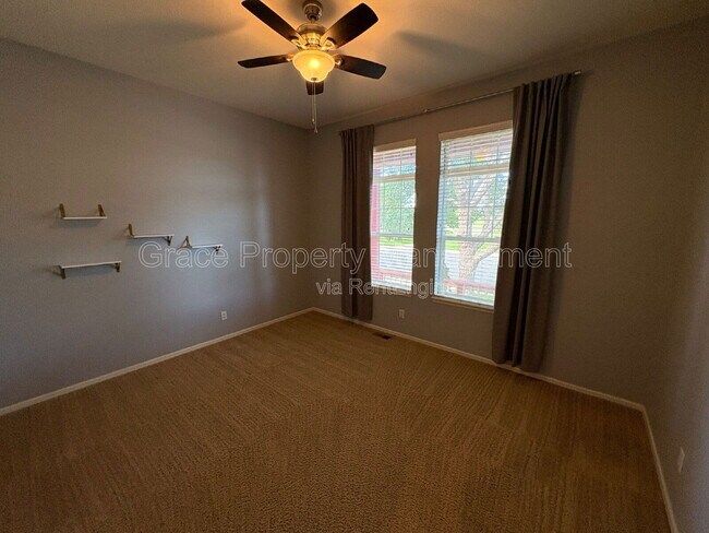 Building Photo - 222 Saxony Rd