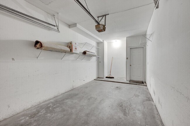 Building Photo - $1,895.00 - 2 Bedrooms, 2 Bathrooms, Apart...