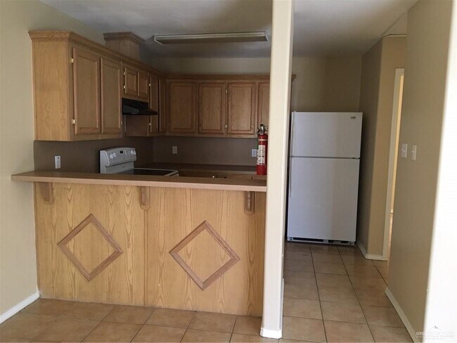 Building Photo - 27 Lilia Dr