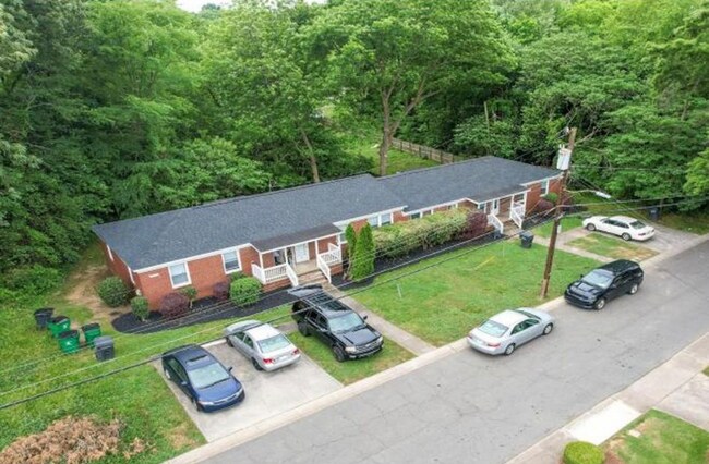 Primary Photo - 2401 Celia Ave