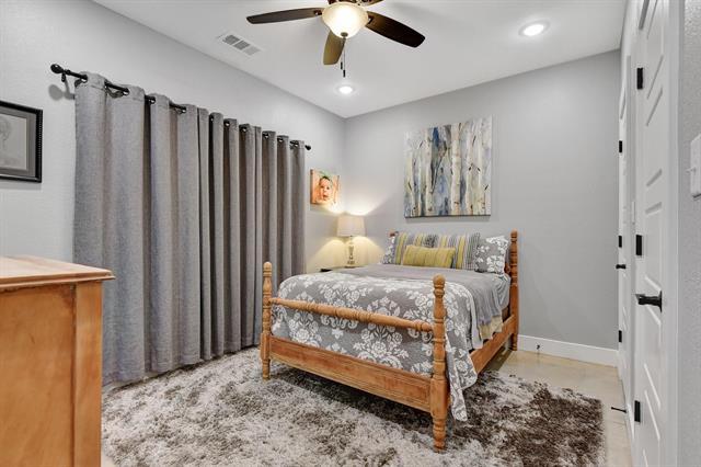 Building Photo - 1131 W Owings St