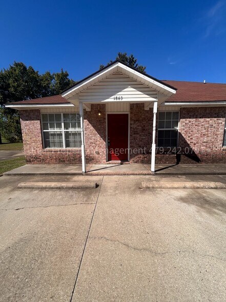 Primary Photo - 1863 Brazil Ave