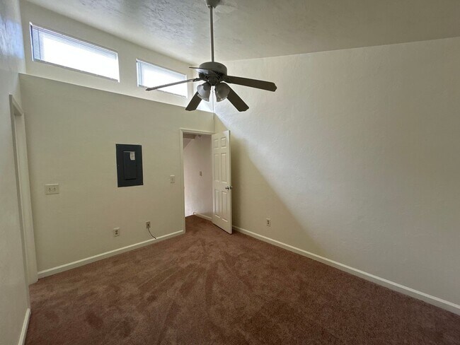 Building Photo - Sun-Filled 2/2 with Stainless Appliances & New Carpet