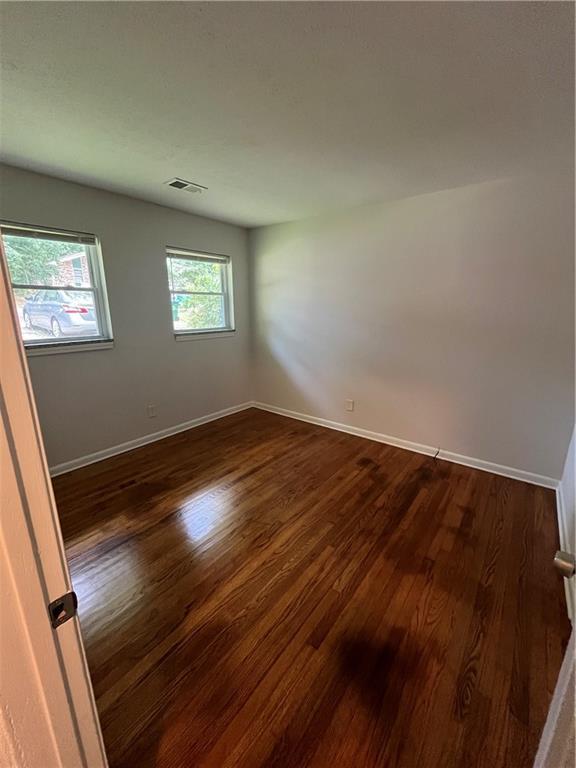 Building Photo - 108 S Woodland Dr