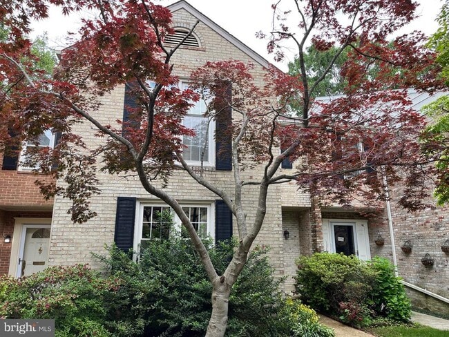 Primary Photo - 6604 Rosecroft Pl