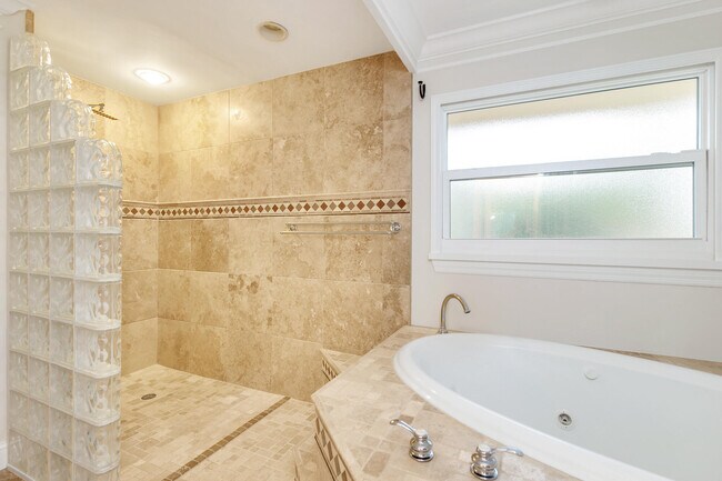 Building Photo - 14204 Broken Wing Ln