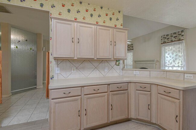 Building Photo - 15119 Leila Bend Dr