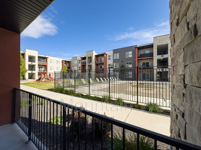 Building Photo - 875 S Depot St