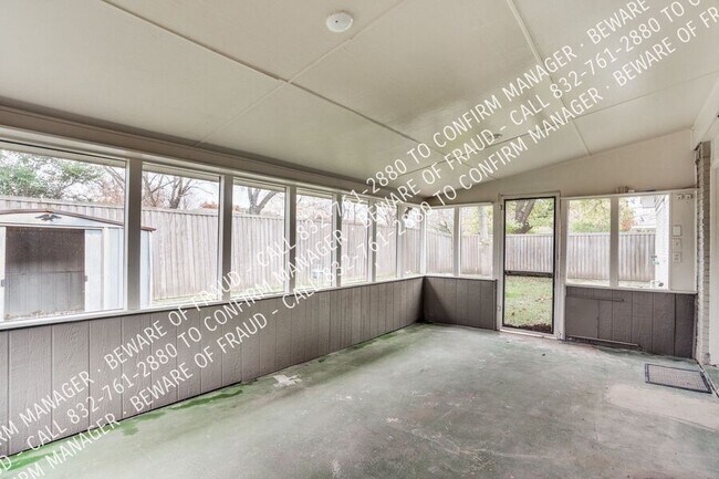Building Photo - 518 Malden Dr