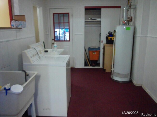 Building Photo - 4656 Toepfer Rd