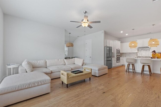 Building Photo - 104 Majestic Arroyo Way