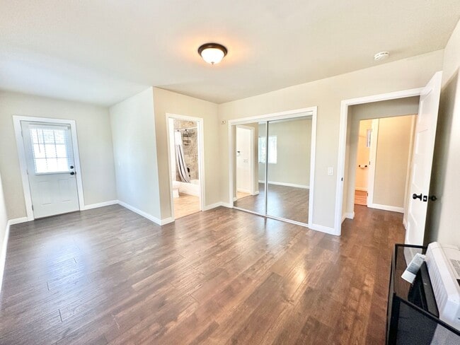 Building Photo - Stunning Top to Bottom, Inside & Out Remodel Job on this Rental Home, Minutes to Fallbrook or Bon...