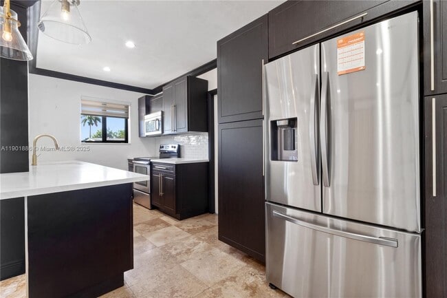 Building Photo - 10981 SW 47th St