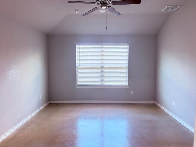 Building Photo - 1459 Dryden Ave