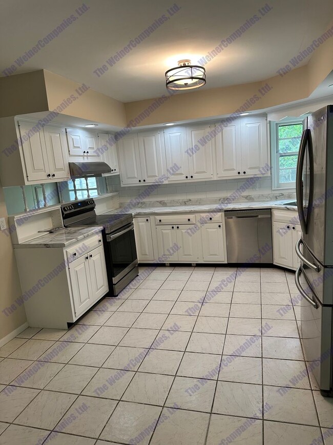 Building Photo - 4-Bedroom 3-Bath Home Available This August