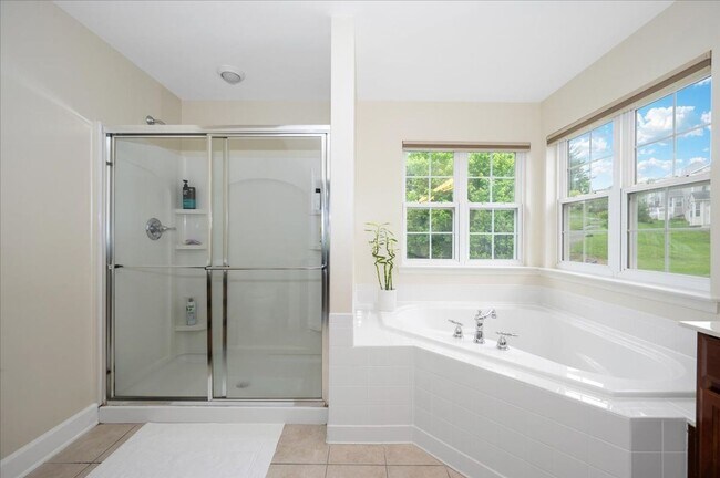 Building Photo - Short Term / Corporate Rental Available