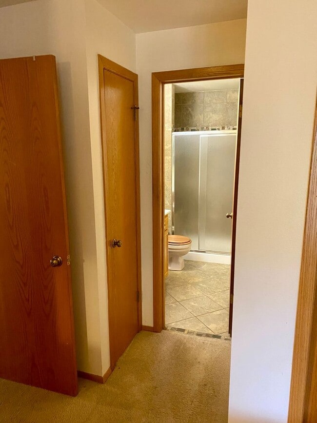 Building Photo - Furnished 2-Bedroom Condo with Great Amenities