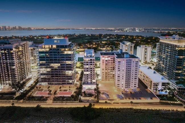 Building Photo - 5801 Collins Ave
