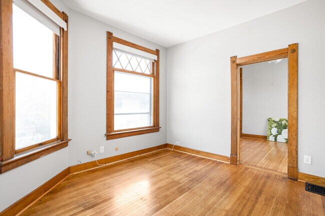 Building Photo - 319 E 13th St