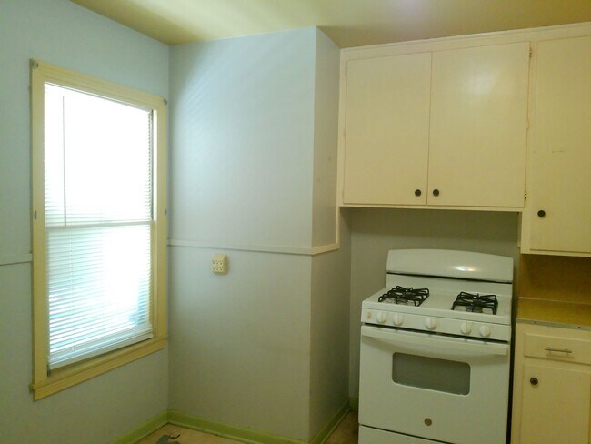 Building Photo - 4322 Fir St