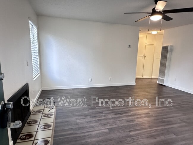 Building Photo - 3551 Roosevelt St