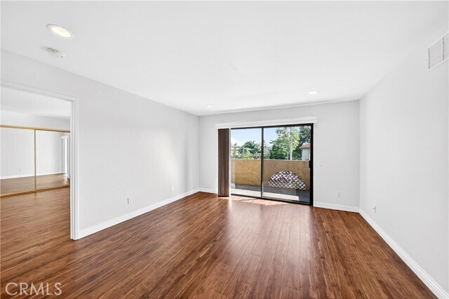 Building Photo - 25261 Tanoak Ln