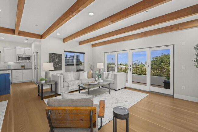 Building Photo - Stunning, Modern and Immaculate 3/BR 2.5/B...