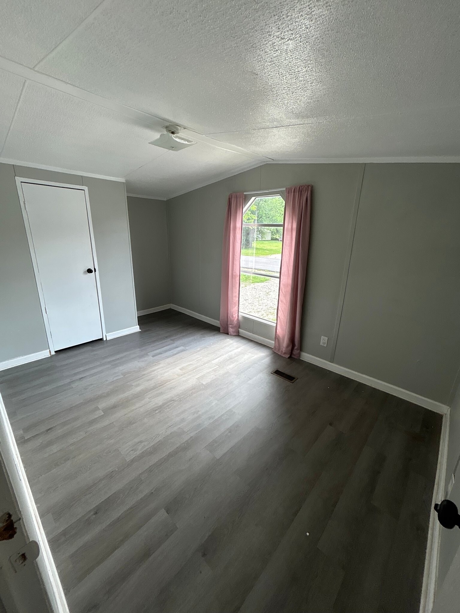 Building Photo - 4329 W Park Row Blvd