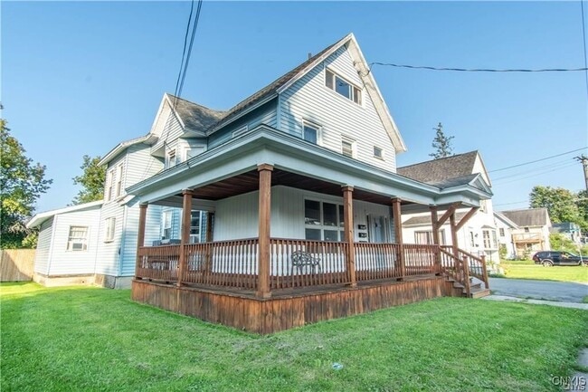 Building Photo - 813 Franklin St