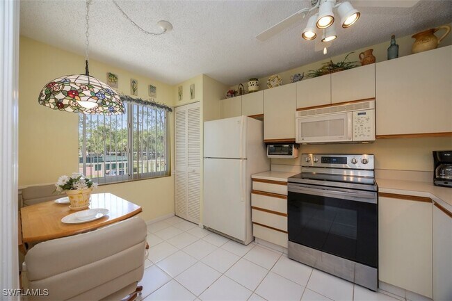 Primary Photo - 5980 Amherst Dr