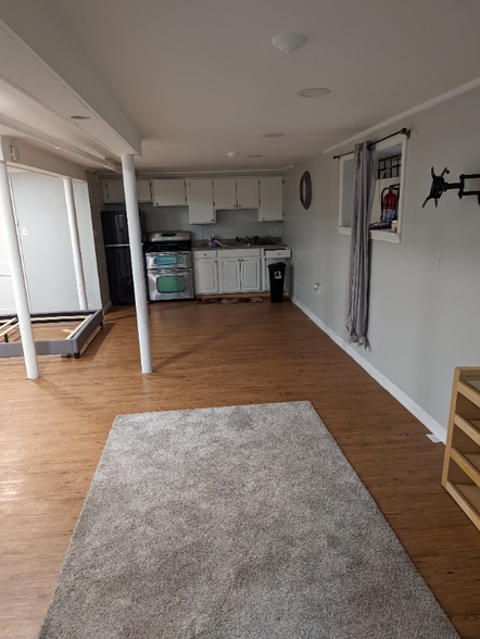 Building Photo - 101 E 33rd St