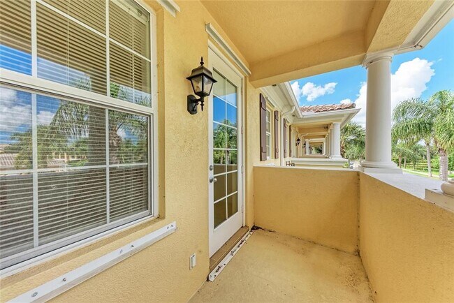 Building Photo - 1501 Napoli Dr W