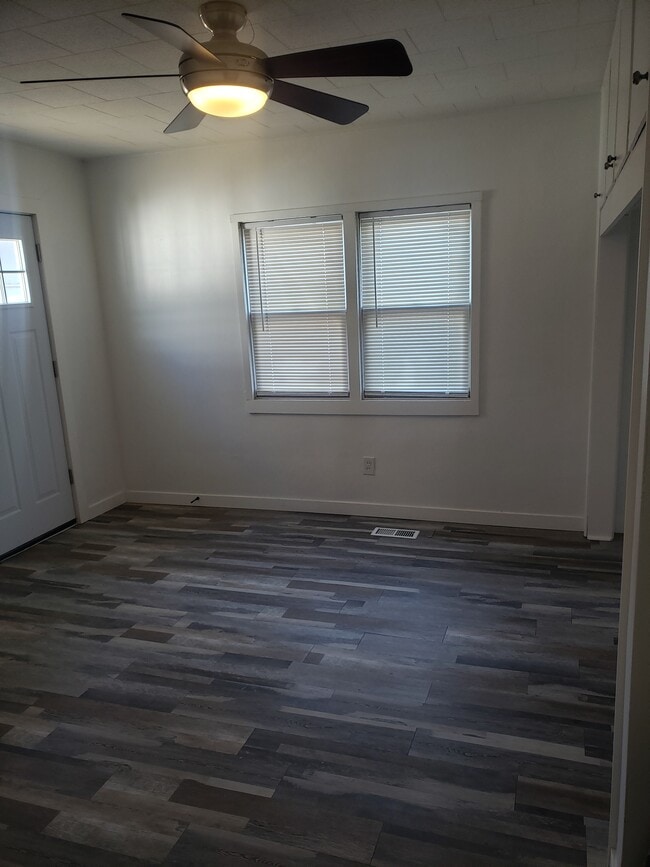 Building Photo - 44 N Hanchett St
