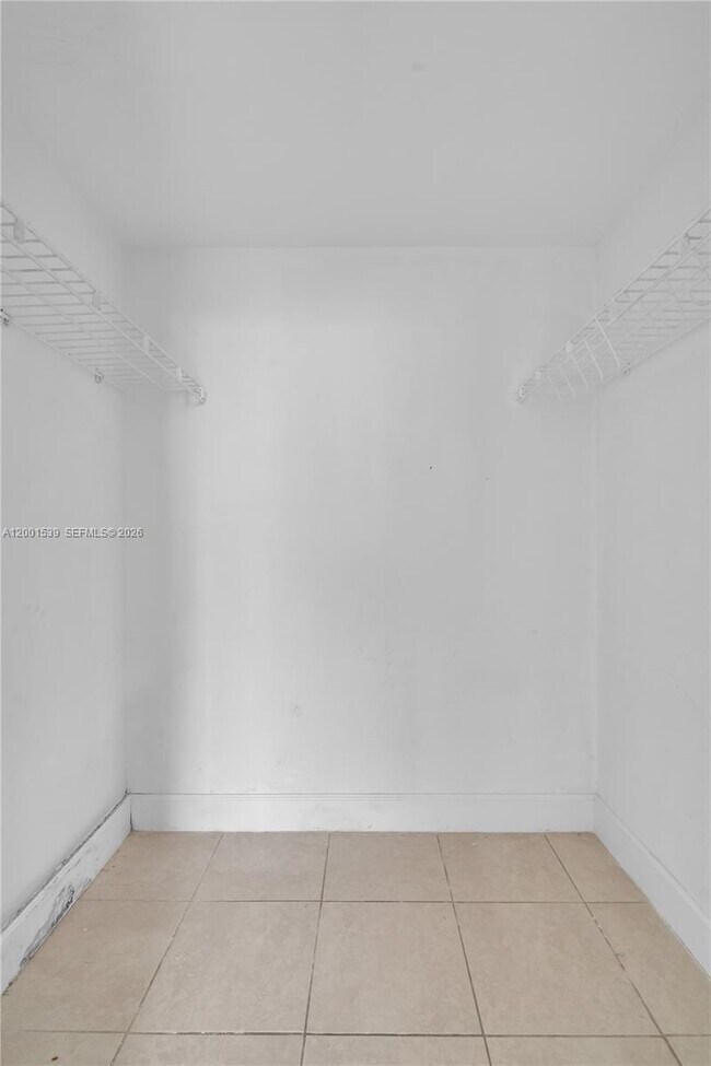 Building Photo - 9143 SW 77th Ave