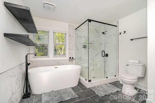 Building Photo - 8823 Dartmoor Pl