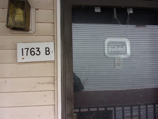 Building Photo - Crompton ct