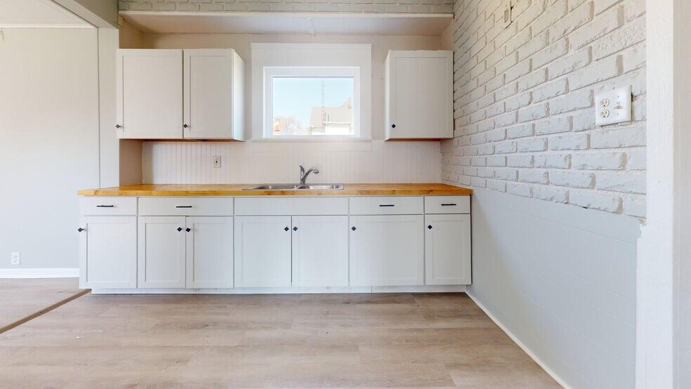 Building Photo - 1117 Arlington Ave SW