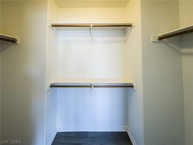 Building Photo - 7282 Cestrum Rd