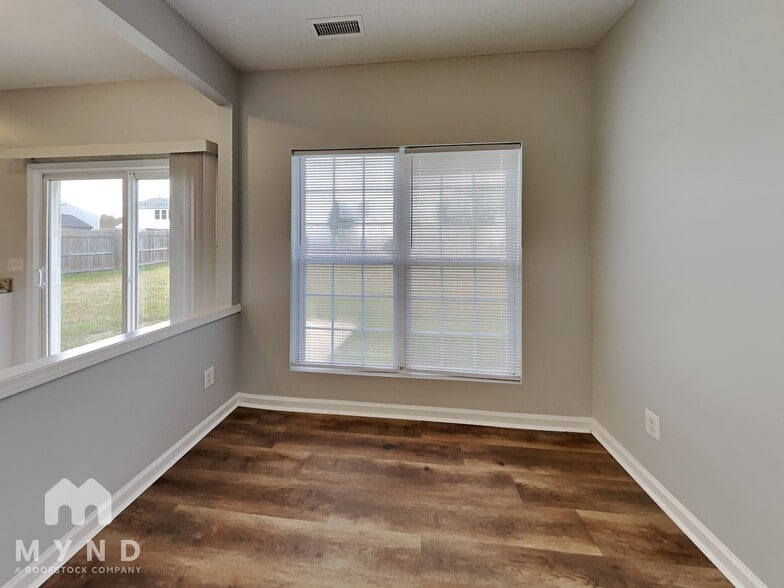 Building Photo - 3101 Tuckland Dr