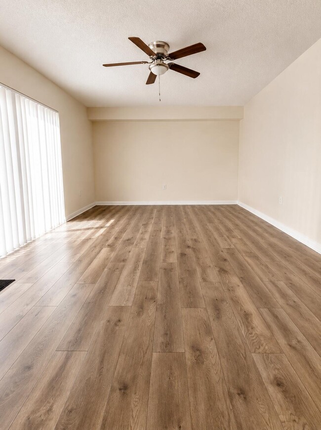 Building Photo - 865 Blue Ridge Cir