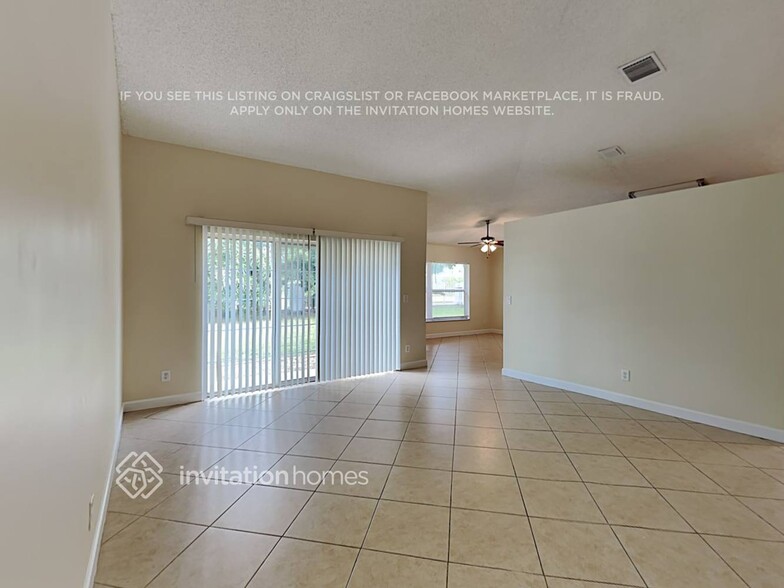 Building Photo - 9419 SW 18th St