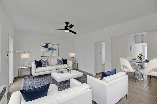 Building Photo - 2160 Bay Dr