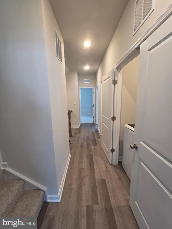 Building Photo - 2558 Hopton Ln