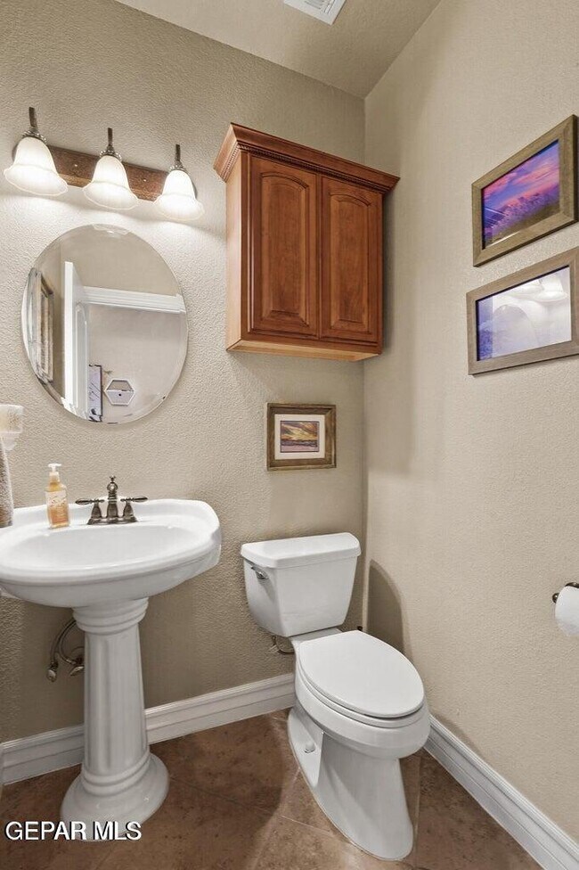 Building Photo - 14125 Rainbow Point Dr